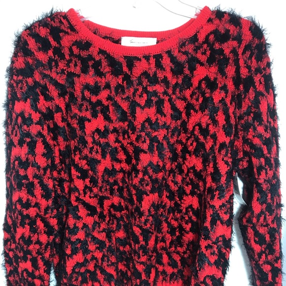 Two by Vince Camuto Eyelash Sweater Red/Black Sm - Picture 2 of 4